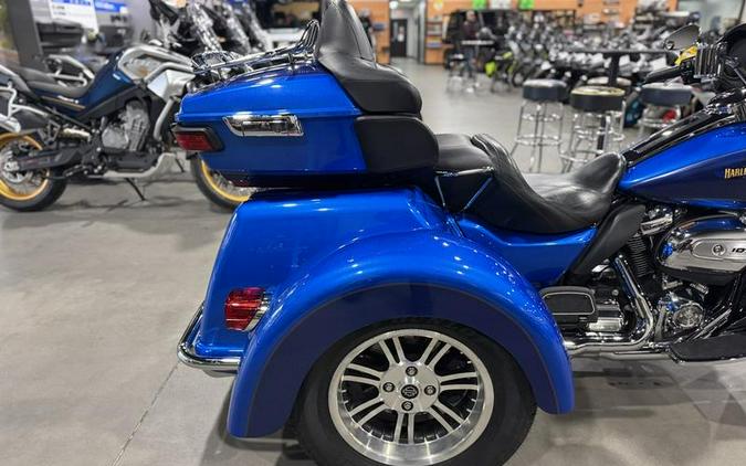 2017 Harley-Davidson® FLHTCUTG - Tri Glide® Ultra