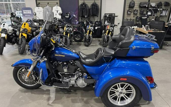 2017 Harley-Davidson® FLHTCUTG - Tri Glide® Ultra