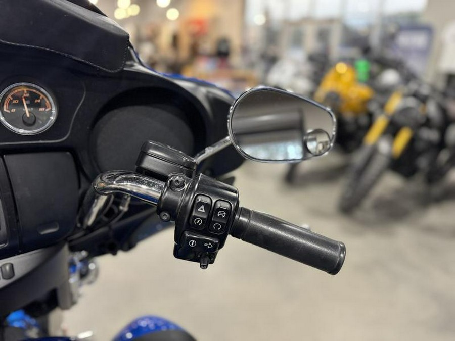 2017 Harley-Davidson® FLHTCUTG - Tri Glide® Ultra