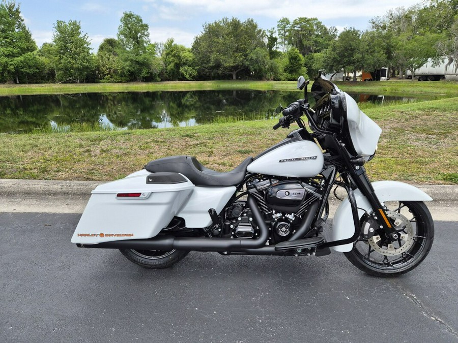 FLHXS 2020 Street Glide Special
