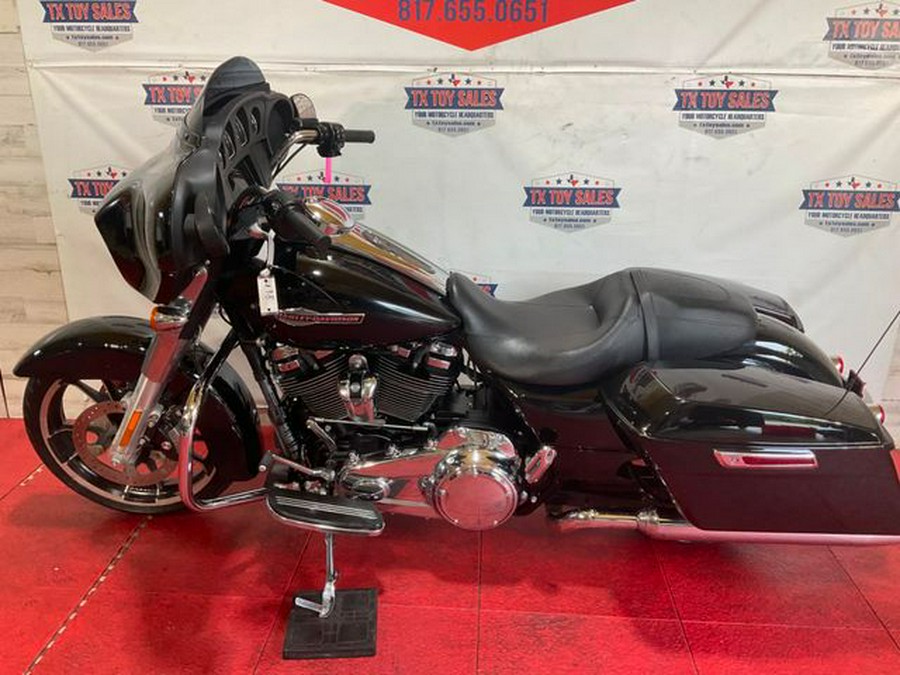 2022 Harley-Davidson Street Glide Base