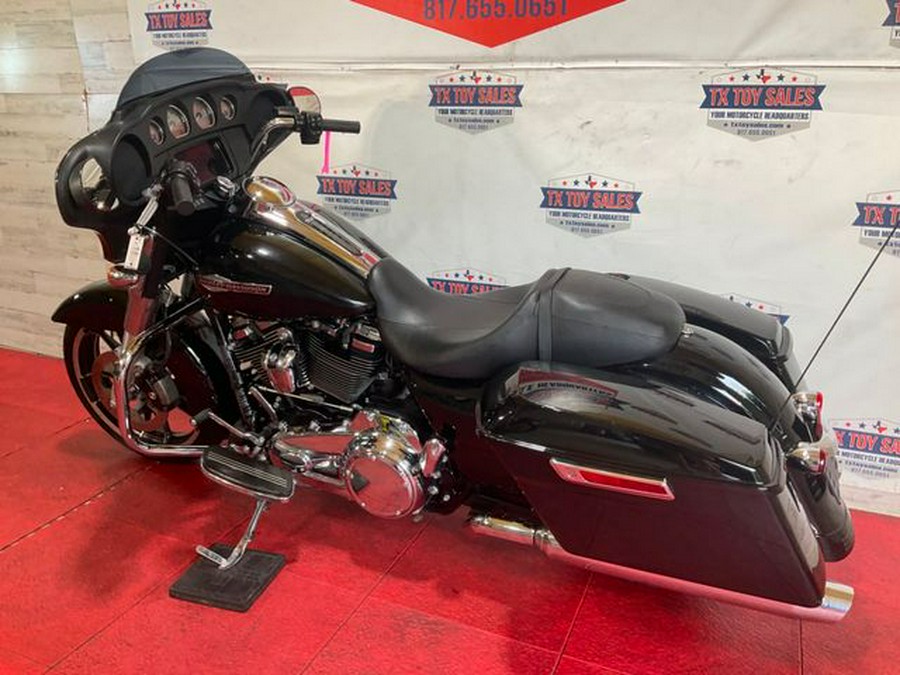 2022 Harley-Davidson Street Glide Base