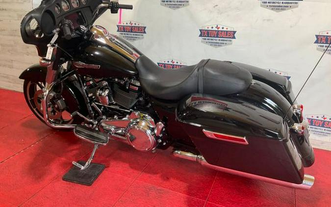 2022 Harley-Davidson Street Glide Base