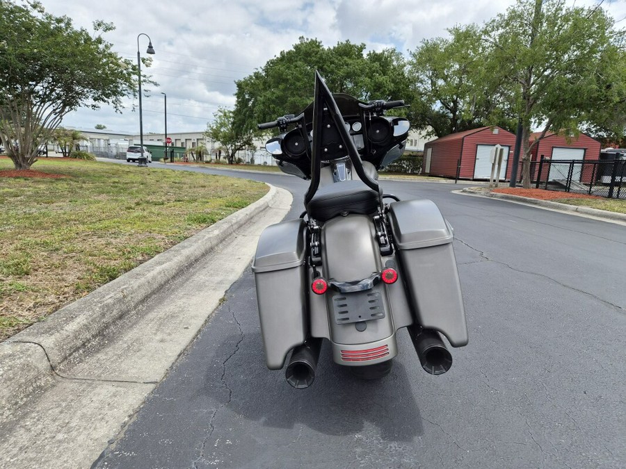 FLHXS 2019 Street Glide Special