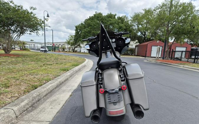 FLHXS 2019 Street Glide Special