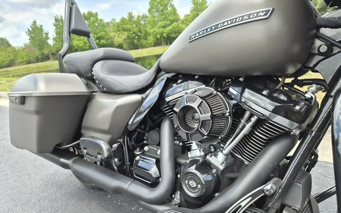 FLHXS 2019 Street Glide Special