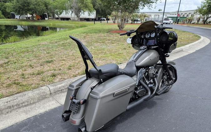 FLHXS 2019 Street Glide Special
