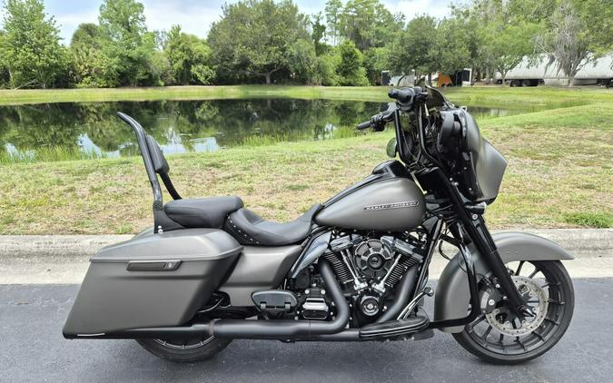 FLHXS 2019 Street Glide Special