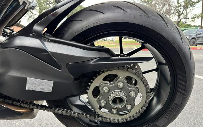 2024 Ducati Streetfighter V2 Red