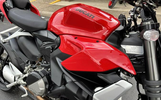 2024 Ducati Streetfighter V2 Red