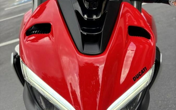 2024 Ducati Streetfighter V2 Red