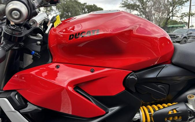 2024 Ducati Streetfighter V2 Red