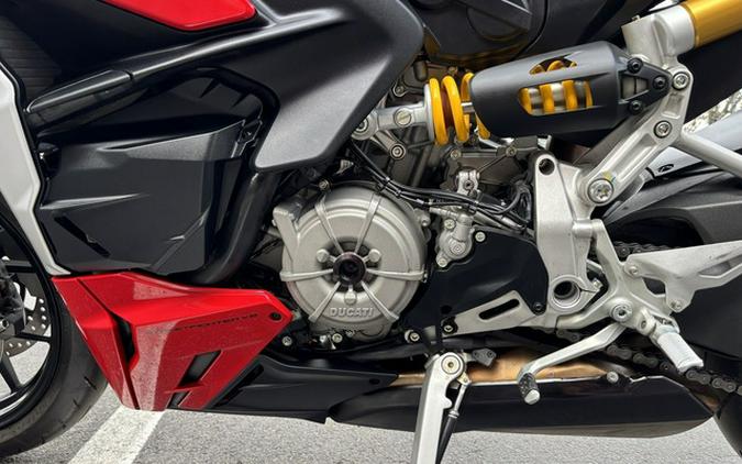 2024 Ducati Streetfighter V2 Red