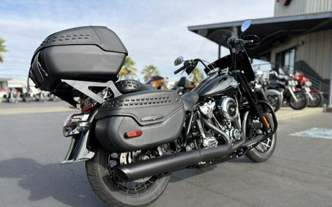 2025 Harley-Davidson Heritage Classic FLHC
