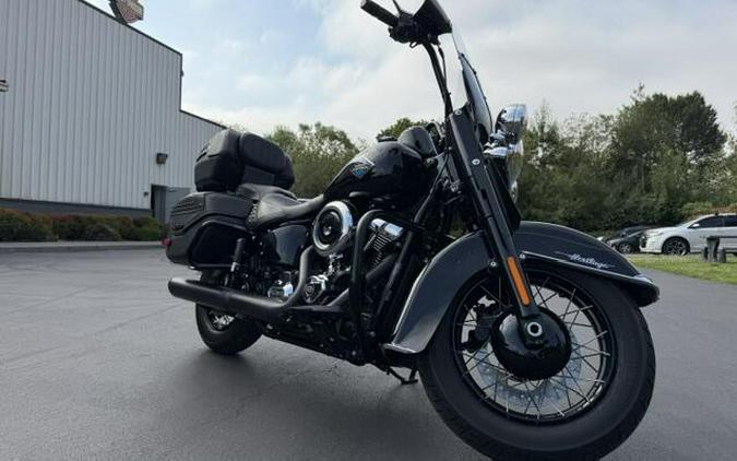 2025 Harley-Davidson Heritage Classic Vivid Black w/Laced Wheels