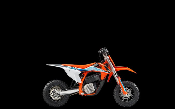 2023 KTM SX-E 3 First Look [Just In Time For Christmas]