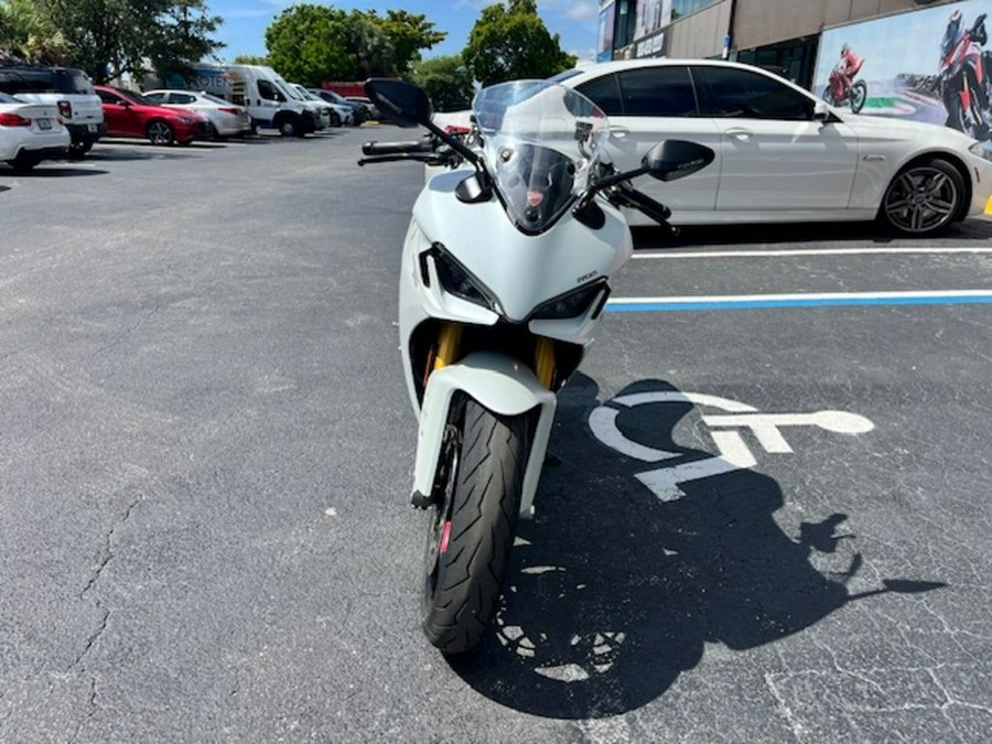 2022 Ducati SuperSport 950 S White Silk fairing