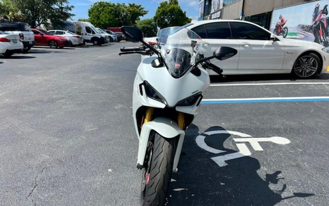 2022 Ducati SuperSport 950 S White Silk fairing