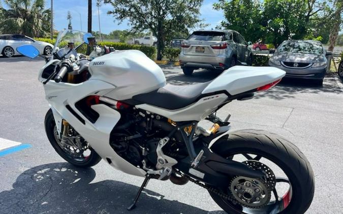 2022 Ducati SuperSport 950 S White Silk fairing