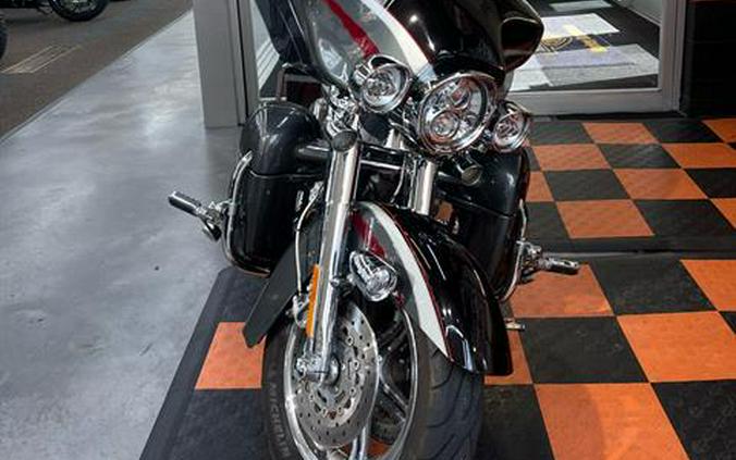 2006 Harley-Davidson CVO™ Screamin' Eagle® Ultra Classic® Electra Glide®