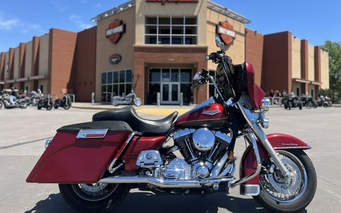 2007 Harley-Davidson® FLHRC Road King® Classic RED/BLK PRL 698936