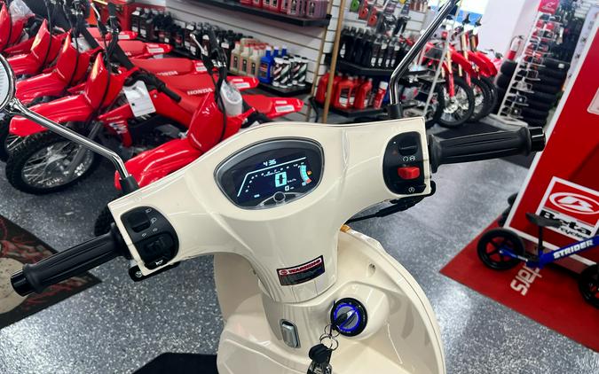 2025 Keeway Versilia 150