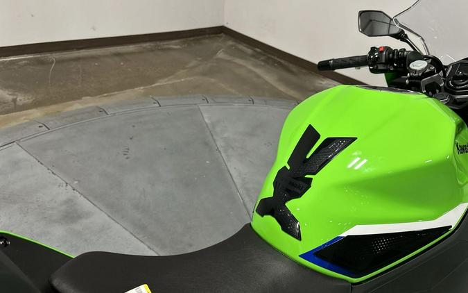 2026 Kawasaki Ninja® 500 Base