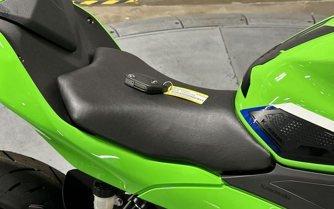 2026 Kawasaki Ninja® 500 Base