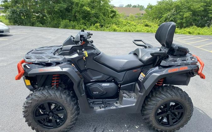 2019 Can-Am® Outlander™ MAX XT™ 650 Black & Can-Am Red