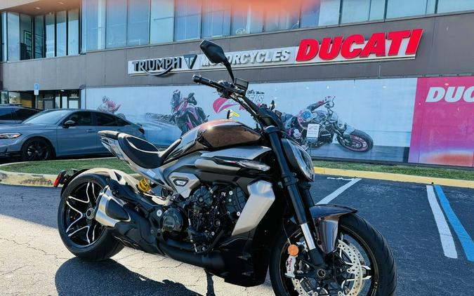 2026 Ducati XDiavel V4 Black Lava