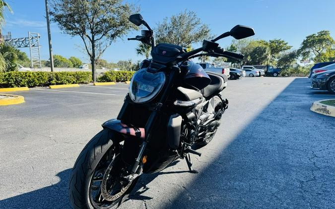 2026 Ducati XDiavel V4 Black Lava