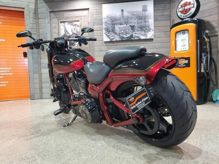 2017 Harley-Davidson® FXSE - CVO™ Pro Street Breakout®