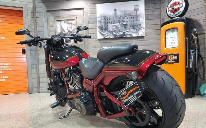 2017 Harley-Davidson® FXSE - CVO™ Pro Street Breakout®