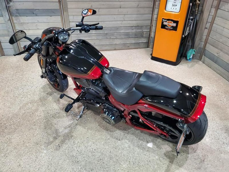 2017 Harley-Davidson® FXSE - CVO™ Pro Street Breakout®