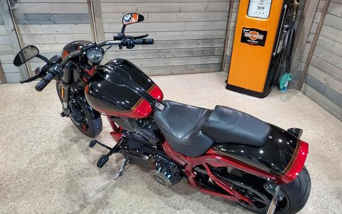 2017 Harley-Davidson® FXSE - CVO™ Pro Street Breakout®