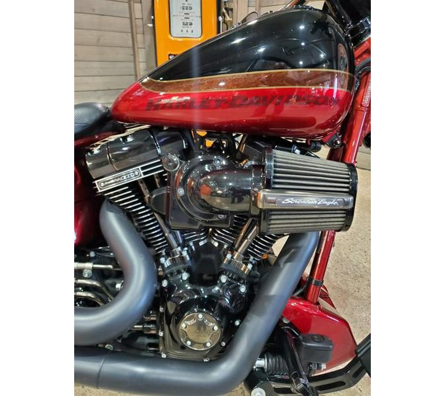 2017 Harley-Davidson® FXSE - CVO™ Pro Street Breakout®