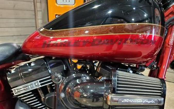 2017 Harley-Davidson® FXSE - CVO™ Pro Street Breakout®