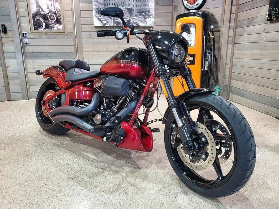 2017 Harley-Davidson® FXSE - CVO™ Pro Street Breakout®