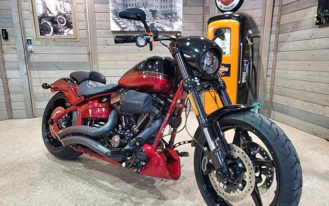 2017 Harley-Davidson® FXSE - CVO™ Pro Street Breakout®