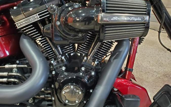 2017 Harley-Davidson® FXSE - CVO™ Pro Street Breakout®