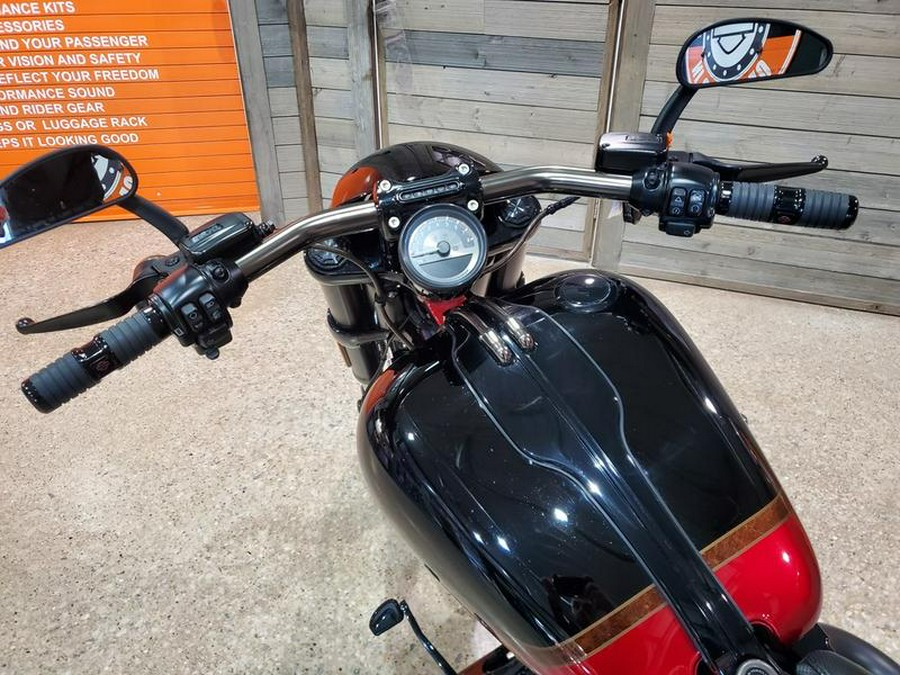 2017 Harley-Davidson® FXSE - CVO™ Pro Street Breakout®