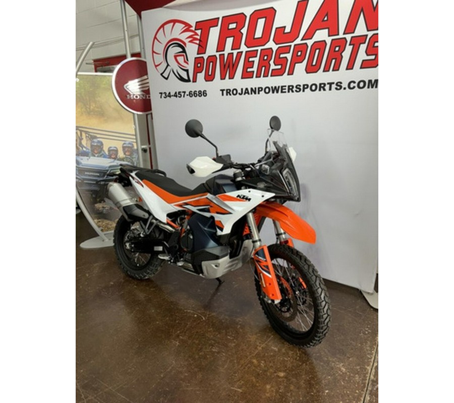 2024 KTM Adventure 890 R