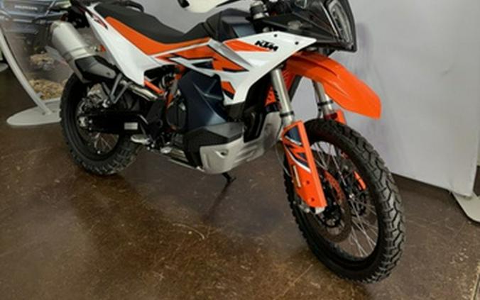 2024 KTM Adventure 890 R