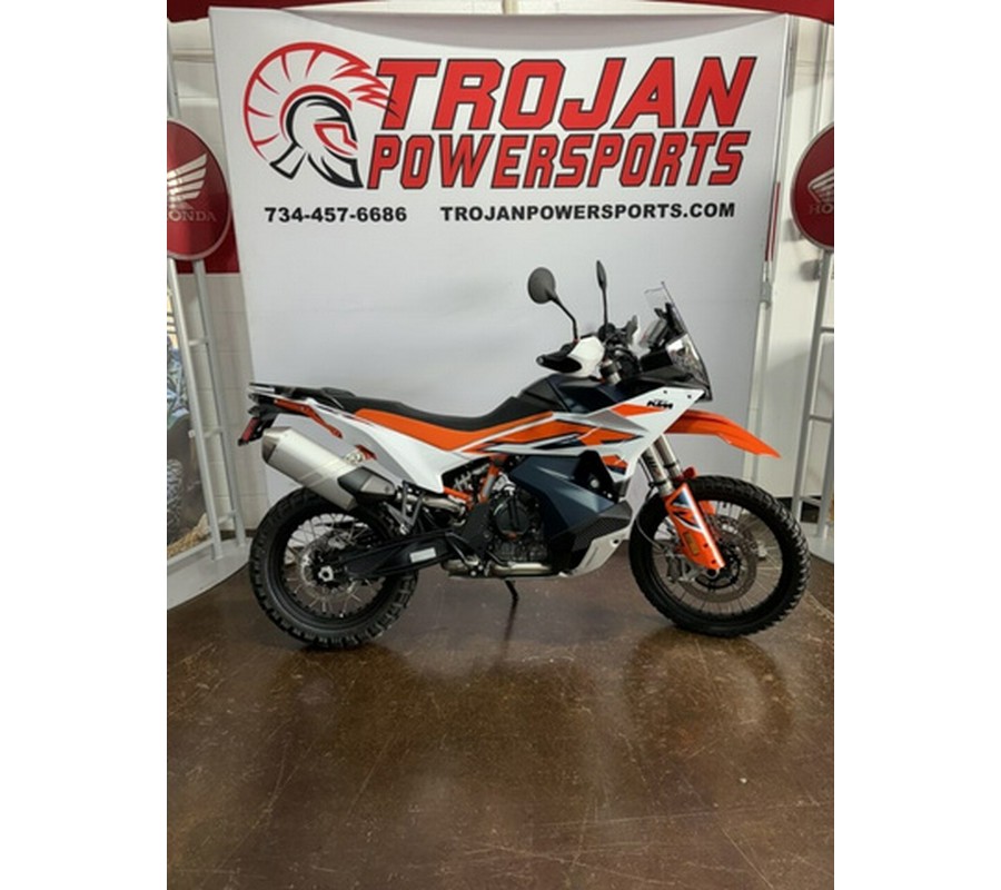 2024 KTM Adventure 890 R