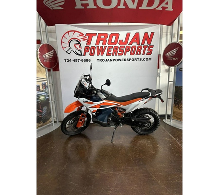2024 KTM Adventure 890 R