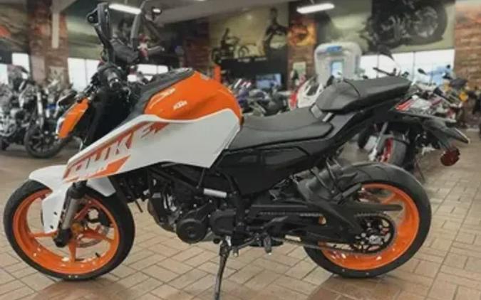 New 2024 KTM 250 DUKE