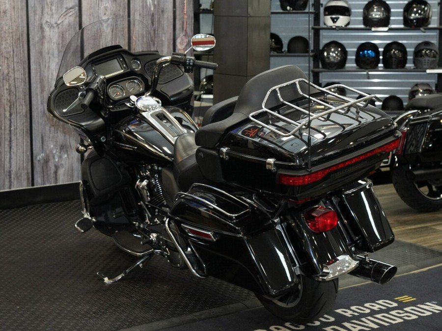 Used 2017 Harley-Davidson Road Glide Ultra Motorcycle For Sale In Raleigh, North Carolina