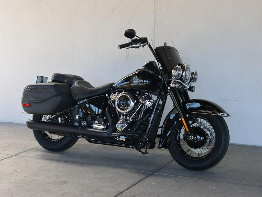 2025 Harley-Davidson® FLHC - Heritage Classic