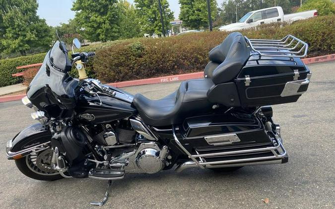 2010 Harley-Davidson® FLHTCU - Ultra Classic® Electra Glide