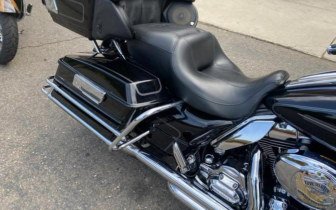 2010 Harley-Davidson® FLHTCU - Ultra Classic® Electra Glide